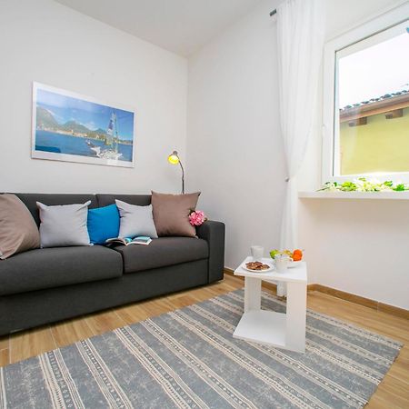 Nido Sui Tetti Di Riva Del Garda - Happy Rentals Luaran gambar