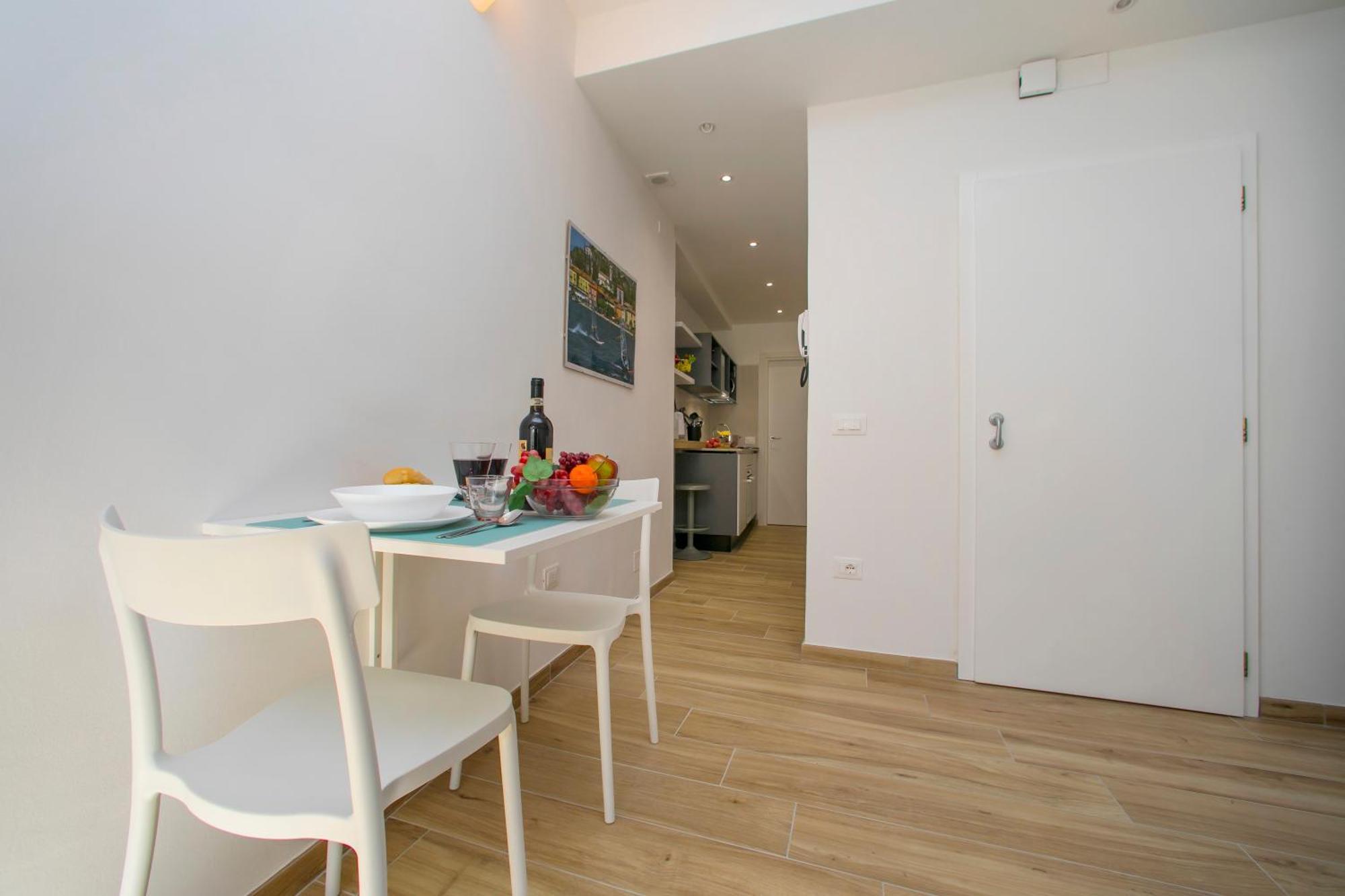 Nido Sui Tetti Di Riva Del Garda - Happy Rentals Luaran gambar