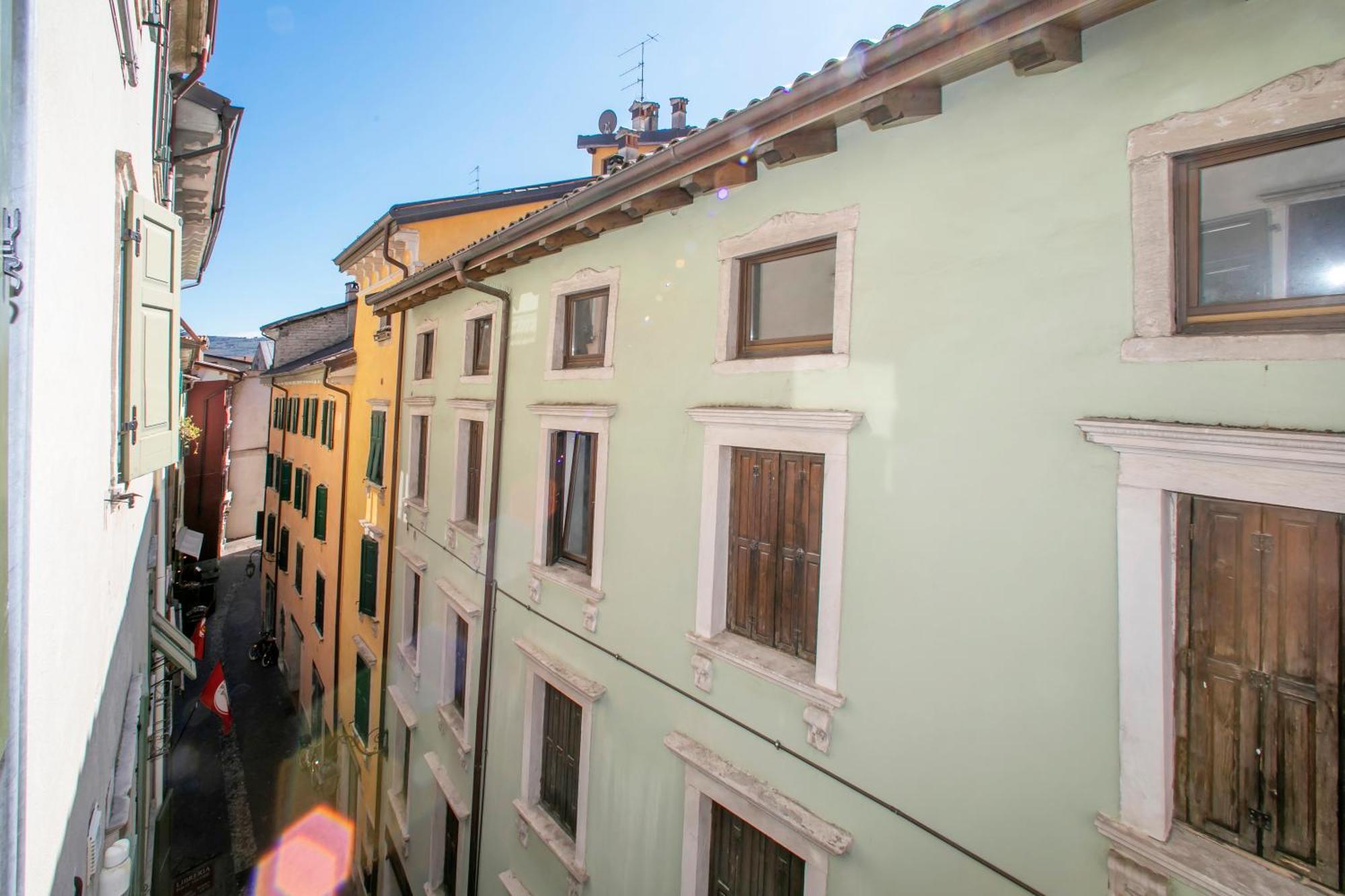 Nido Sui Tetti Di Riva Del Garda - Happy Rentals Luaran gambar