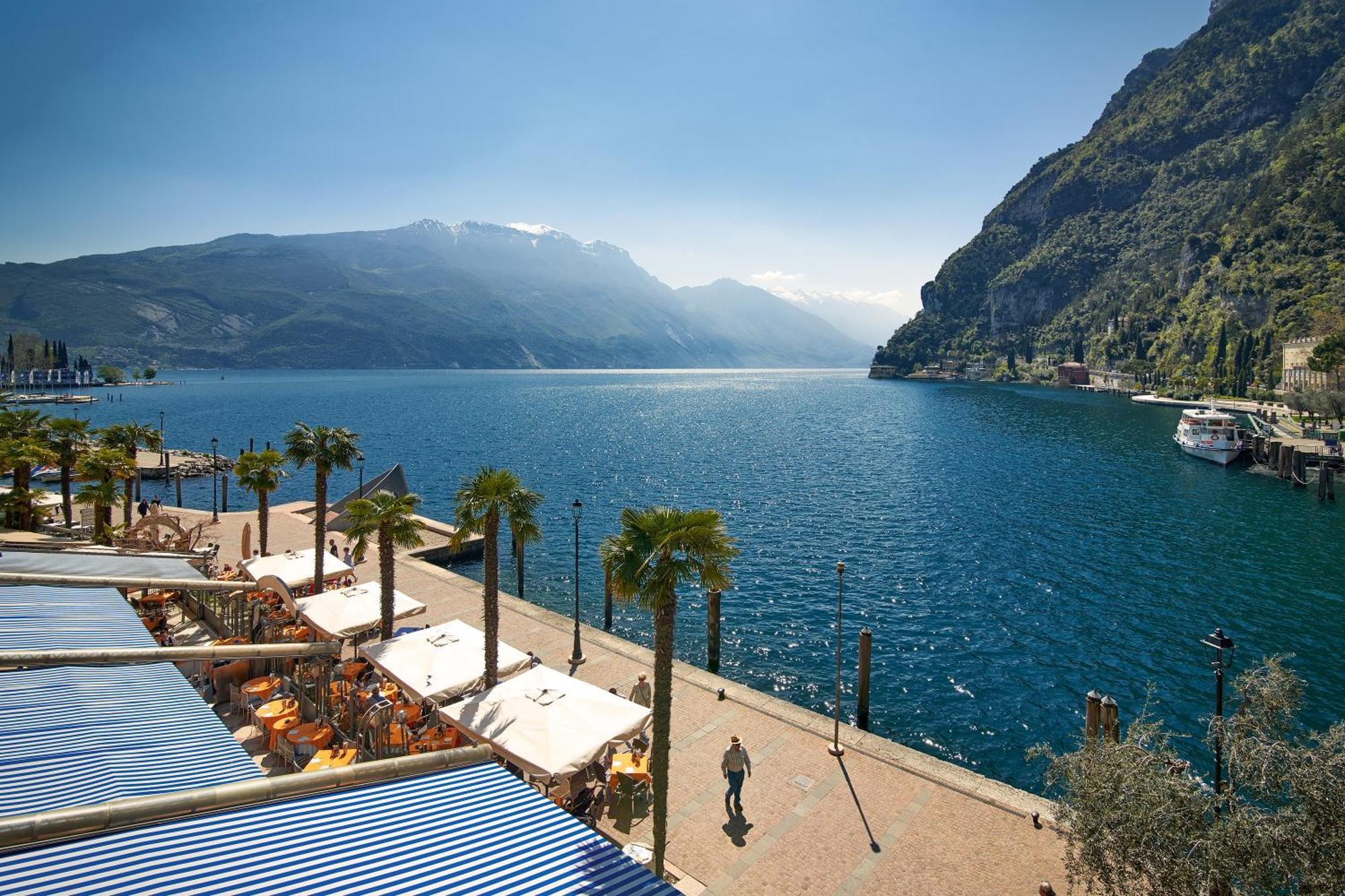 Nido Sui Tetti Di Riva Del Garda - Happy Rentals Luaran gambar